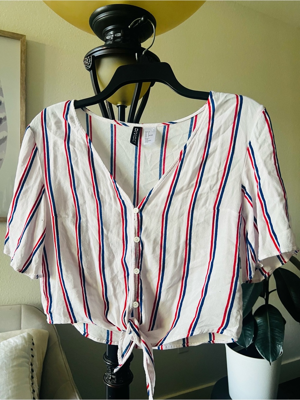 Divided White Button-Front Tie Hem Blouse with Red and Blue Stripes